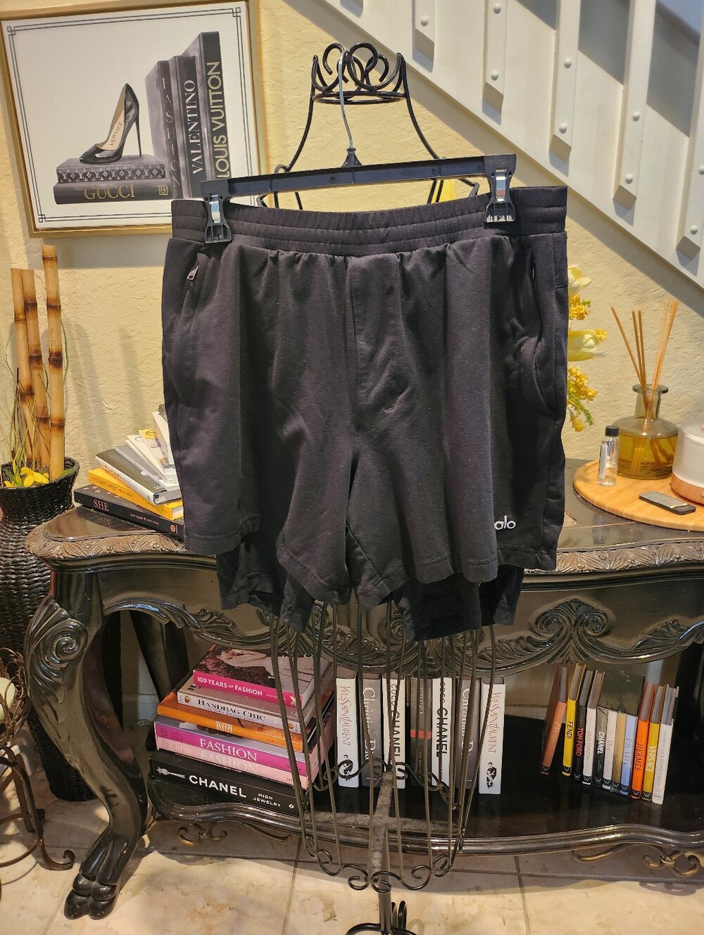 Alo shorts size L - Picture 2 of 5